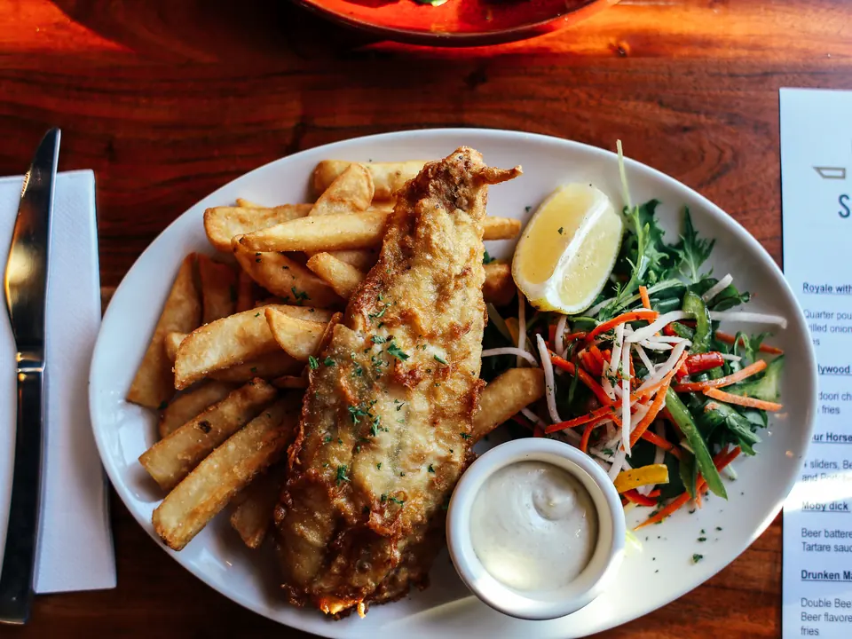 Pilihan ikan goreng dengan kentang